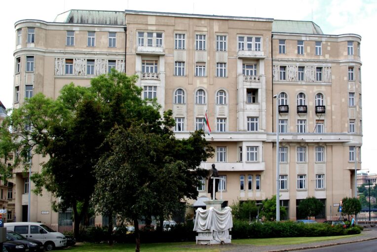 Wellisch-palota: A homlokzat a beruházás előtt