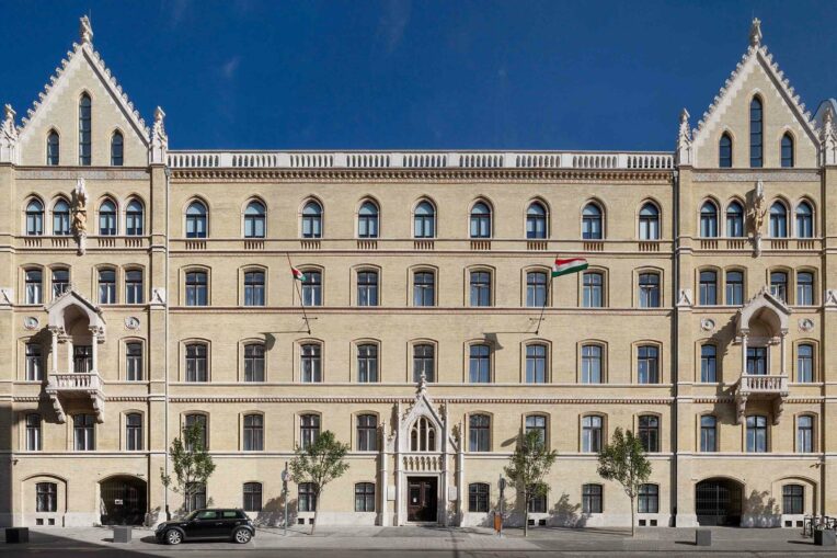 Tisza Lajos Irodaház: A homlokzat a beruházás után